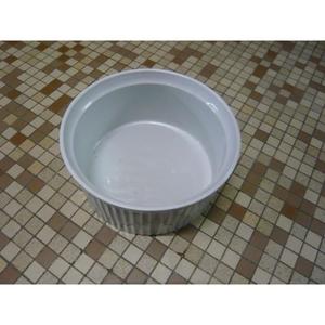 Cassolette dentelée en porcelaine