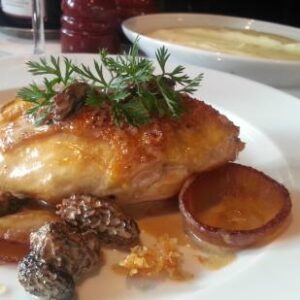 Suprême de Chapon Fermier en basse température sauce Morilles