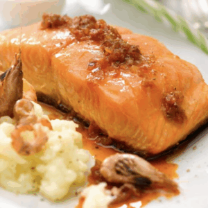 Pavé de Saumon sauce Armoricaine